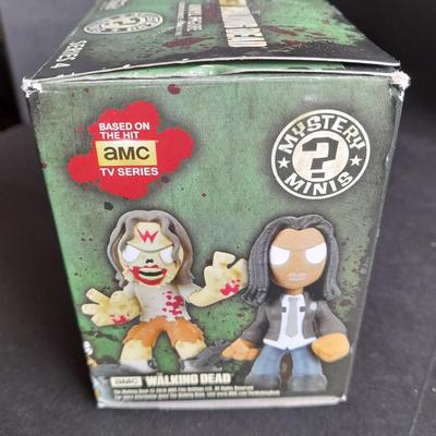 The Walking Dead Collectables Fabrikations soft Sculpture by FUNKO 2 Mystery Mini Figures