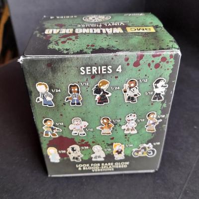The Walking Dead Collectables Fabrikations soft Sculpture by FUNKO 2 Mystery Mini Figures