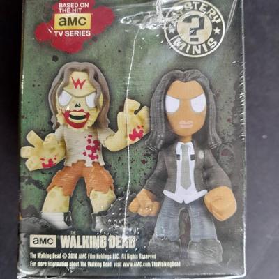 The Walking Dead Collectables Fabrikations soft Sculpture by FUNKO 2 Mystery Mini Figures