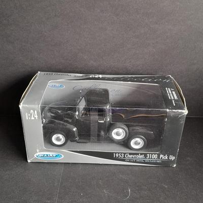 1953 Chevrolet 3100 Pick up 1:24 Scale Die Cast still in Package
