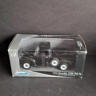 1953 Chevrolet 3100 Pick up 1:24 Scale Die Cast still in Package