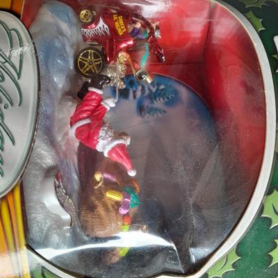 Holiday Hot wheels 2002 Santa's Helper Collectable still in the box!