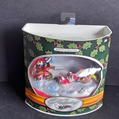 Holiday Hot wheels 2002 Santa's Helper Collectable still in the box!