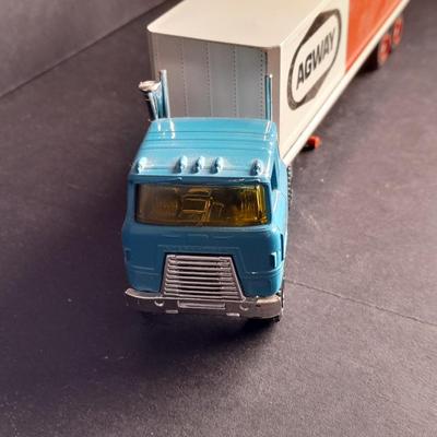 Winross Agway White Cabover Tractor with Agway Swing Dolly Trailer