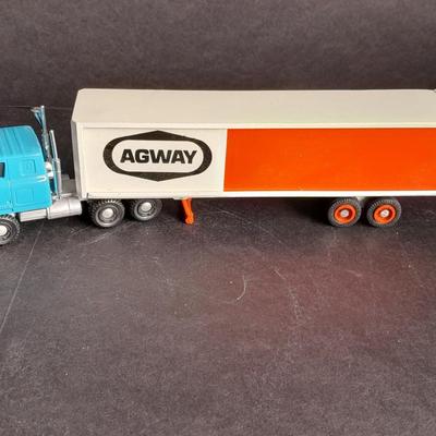 Winross Agway White Cabover Tractor with Agway Swing Dolly Trailer