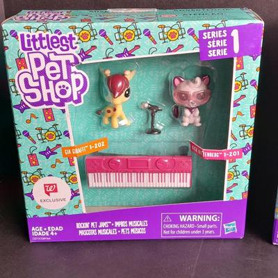 Two new in package Littlest Pet Shop Play sets GREAT GIFT IDEA!