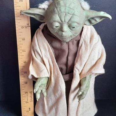 STAR WARS YODA Phrase & Story Telling 12" Talking Figure 2005 Jedi