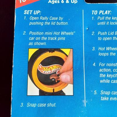 Sealed in package Hot Wheels Car Loop Keychain Made In 1999
