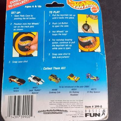 Sealed in package Hot Wheels Car Loop Keychain Made In 1999