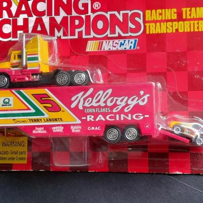1996 Edition Racing Champions Kellogs Racing Team Transporter Terry Labonte