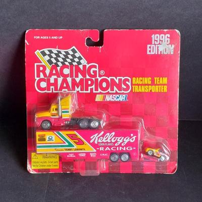 1996 Edition Racing Champions Kellogs Racing Team Transporter Terry Labonte