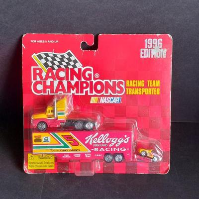 1996 Edition Racing Champions Kellogs Racing Team Transporter Terry Labonte