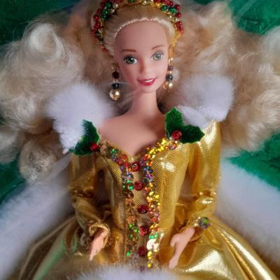 1994 Mattel Barbie Happy Holidays Special edition doll in Box