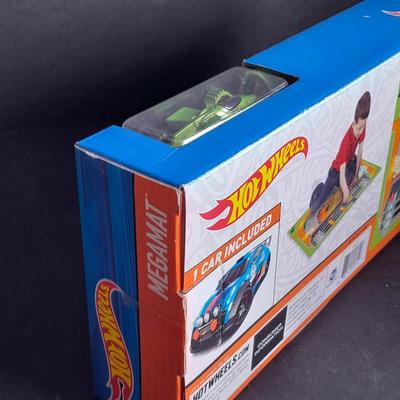 New Hotwheels Megamat with toy car