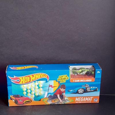 New Hotwheels Megamat with toy car