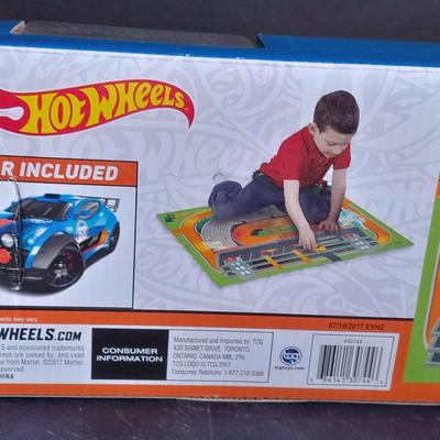 New Hotwheels Megamat with toy car
