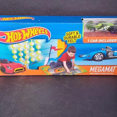 New Hotwheels Megamat with toy car