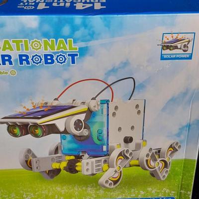 14 in 1 Educational Kit Solar Robot Sealed package Build your own Solar Powered Robot!