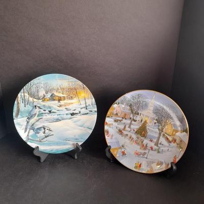 Two Collectible plates with Certificates of Authenticity "Christmas Tree Lighting" and "Twilight Serenade"