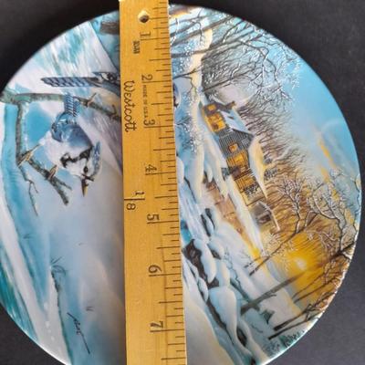 Two Collectible plates with Certificates of Authenticity "Christmas Tree Lighting" and "Twilight Serenade"