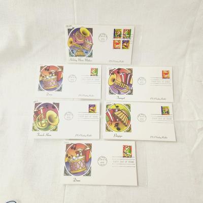 6 - FIRST DAY STAMPS - 2003 HOLIDAY MUSIC MAKERS / PSA VENDING BOOKLET