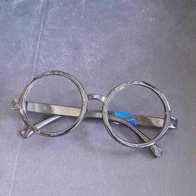 Harry Potter travel tumbler 16 once and a pair of Harry Potter plastic glasses