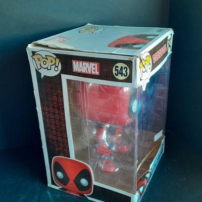 FUNKO POP! Collectible Deadpool Bobble-head Figure 543 In package!