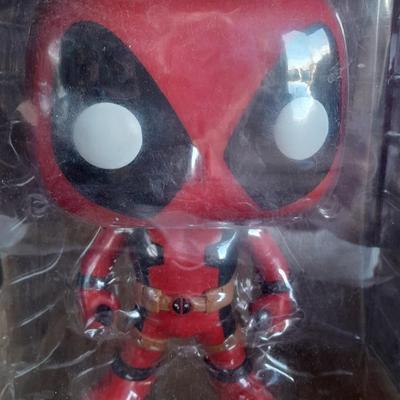 FUNKO POP! Collectible Deadpool Bobble-head Figure 543 In package!