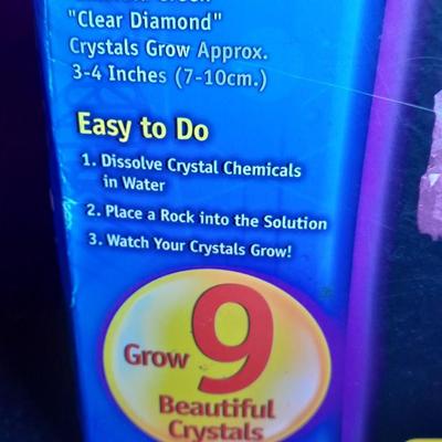 Smithsonian Crystal Growing kit Grow 9 different Crystals! Science fun