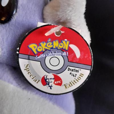 POKEMON Pikachu Plush Gotta catch em' all! Dratini Nintendo KFC plush and Tomy Keideo Plush