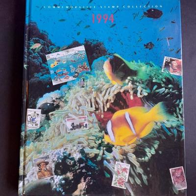USPS 1994 Commemorative Stamp Collection Unmounted Stamp collection with Book