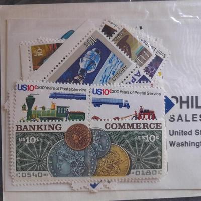 United Postal Service 1975 mint stamp set no. 932 Unmounted Stamp collection