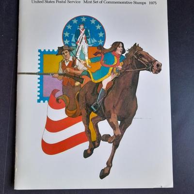 United Postal Service 1975 mint stamp set no. 932 Unmounted Stamp collection