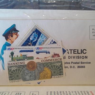 United Postal Service 1975 mint stamp set no. 932 Unmounted Stamp collection