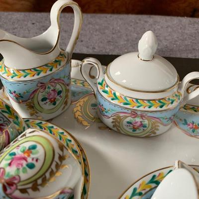 MODELIA PORCELAIN SET