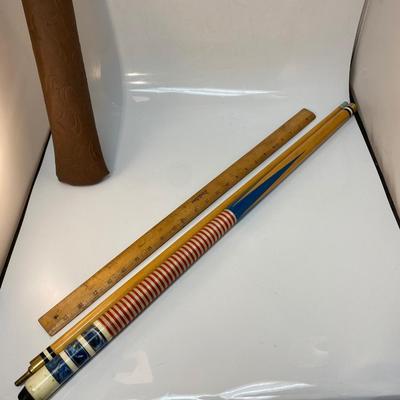 Vintage Two Piece 18oz Pool Cue Red & White & Blue Fabric Covered Handle with Case
