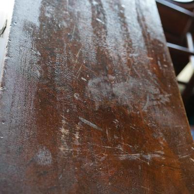 CLASSIC ANTIQUE PRIMITIVE GRAIN PAINTED CHEST -MEDIUM SIZE
