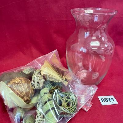 Vase and decorative decor