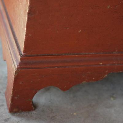 EARLY 19TH CENTURY DOVETAILED PAINTED CHEST /BLUE PAINTED INTERIOR