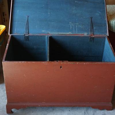 EARLY 19TH CENTURY DOVETAILED PAINTED CHEST /BLUE PAINTED INTERIOR