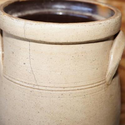 19TH CENTURY STONEWARE WITH BLUE COBALT DECORATION / CHURN AND 2 GALLON CROCK