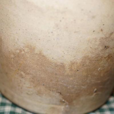 19TH CENTURY STONEWARE WITH BLUE COBALT DECORATION / CHURN AND 2 GALLON CROCK