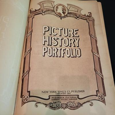 A Pair of Vintage Picture Portfolio Books (S-DW)