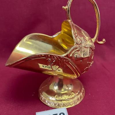 Sugar scuttle with scoop