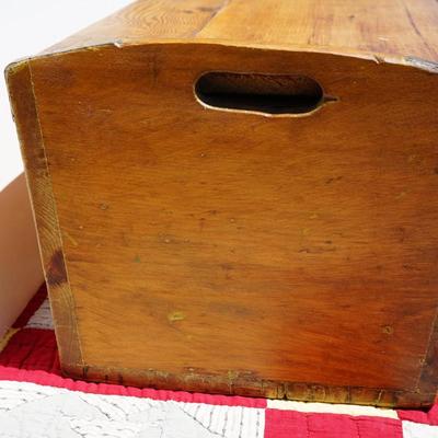 ANTIQUE 1860-70'S PINE DOUGH BOX WITH HANDLES.