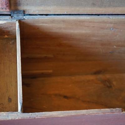 CLASSIC AMERICANA PRIMITIVE OLD RED PAINTED BLANKET CHEST