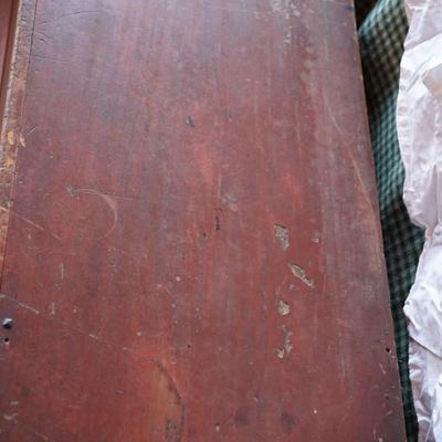 CLASSIC AMERICANA PRIMITIVE OLD RED PAINTED BLANKET CHEST