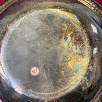 Covered serving bowl