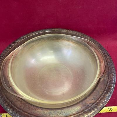 Covered serving bowl