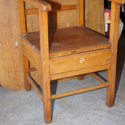 ANTIQUE PINE PRIMITIVE FOLD UP TAVERN TABLE